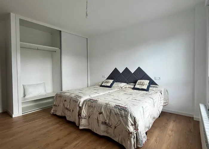 A De Carmina א-קורוניה