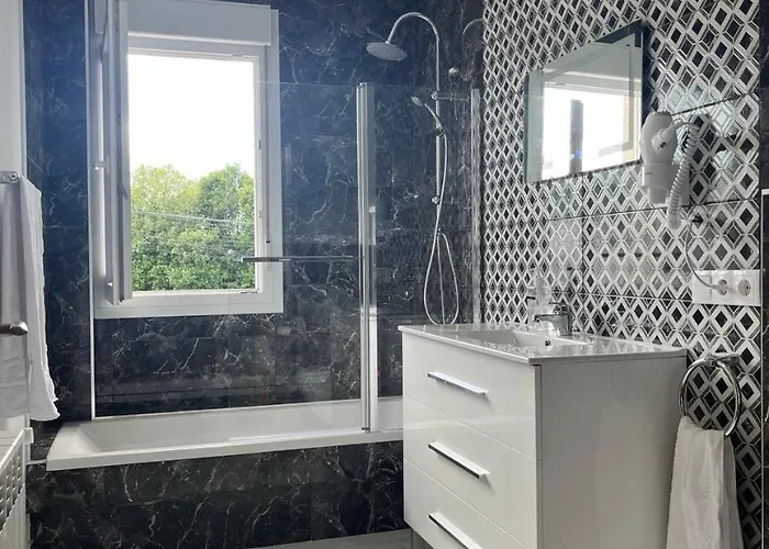 A De Carmina א-קורוניה